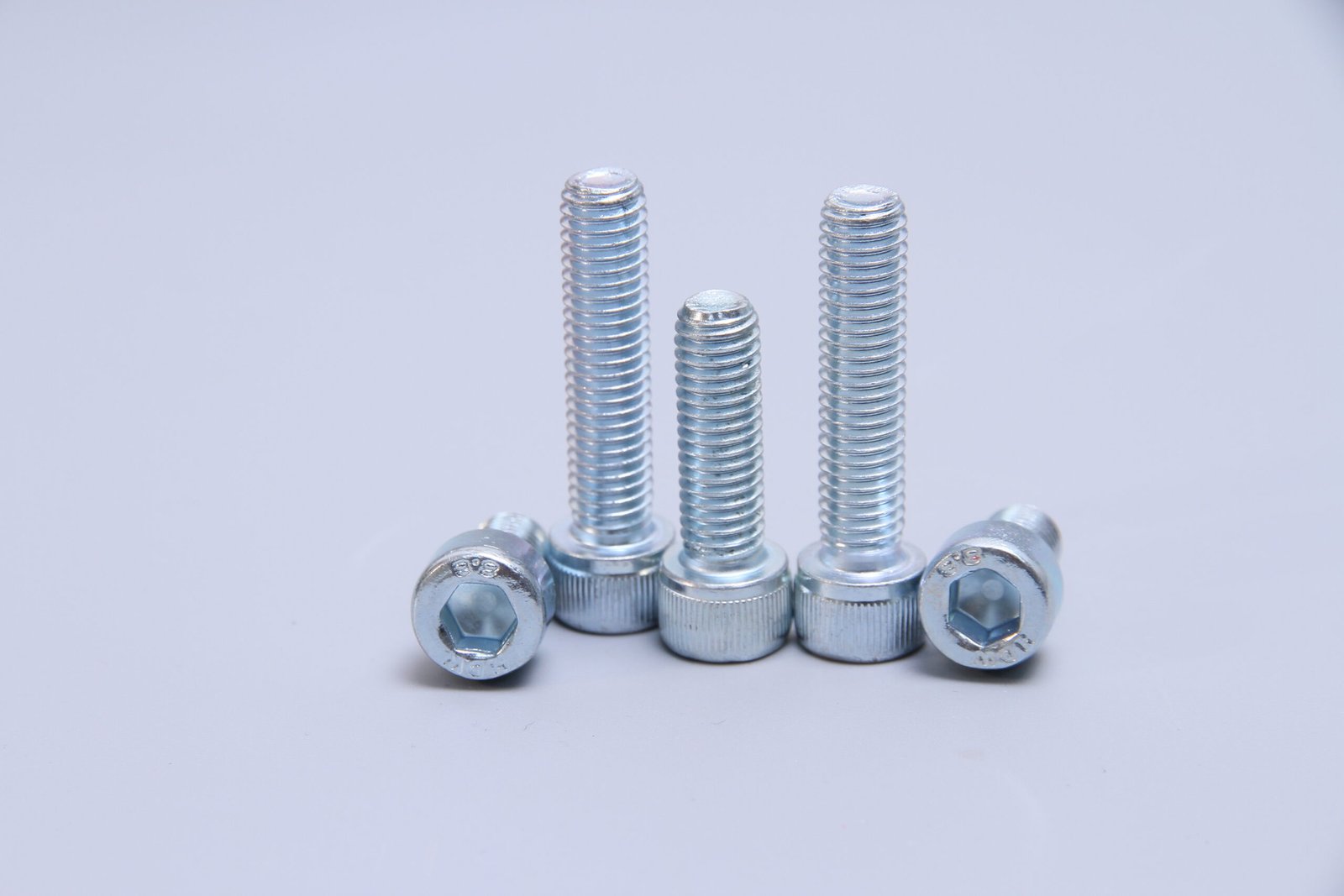 Electroplating screws